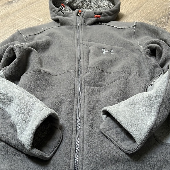 LIKE NEW Under Armour Sherpa lined Fleece jacket - Picture 3 of 9